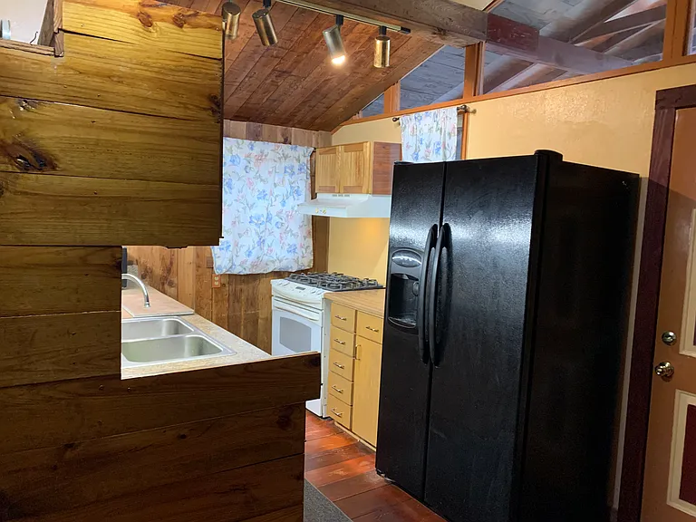 139 Meadows Ln — Photo 25