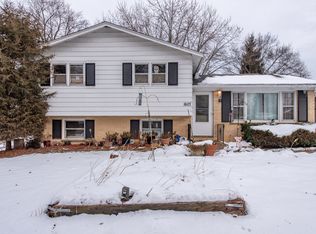 1607 N Channel Dr, Round Lake Beach, IL 60073