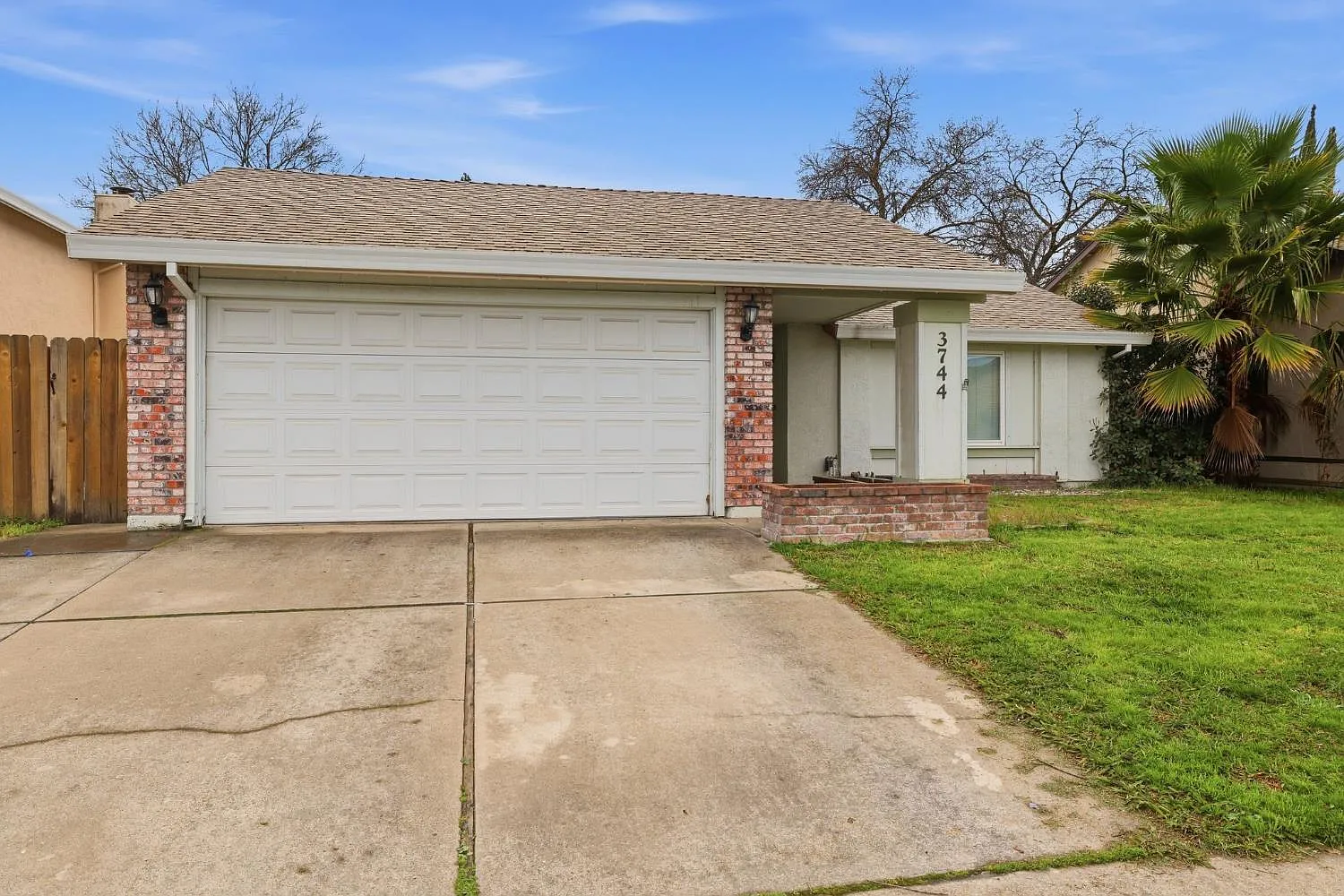 3744 N Country Dr photo 1