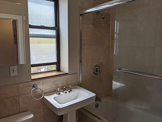 Rented by Avenue Sotheby's International Realty | media 27