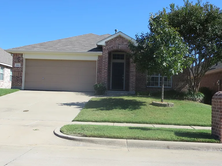 1706 Oak Glen Dr — Photo 5
