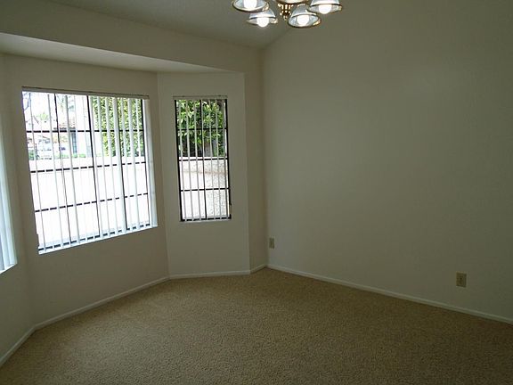 5th image of 448 Las Palomas Dr