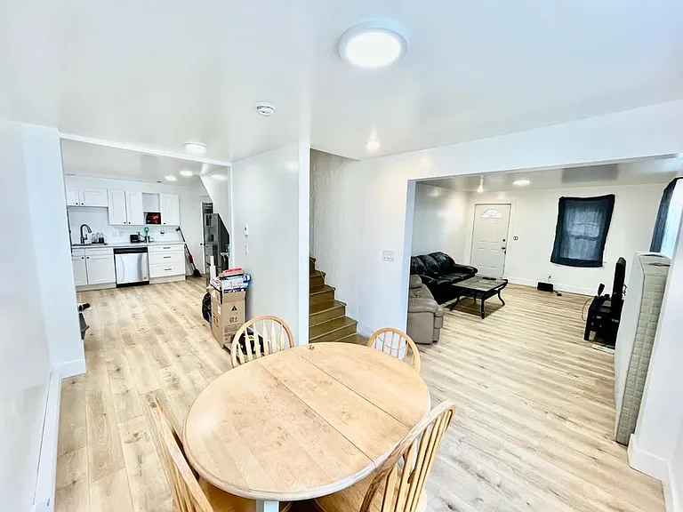 285 Saint John St #3 — Photo 4