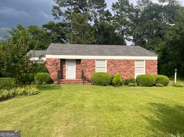 107 Lacross St, Dublin, GA 31021