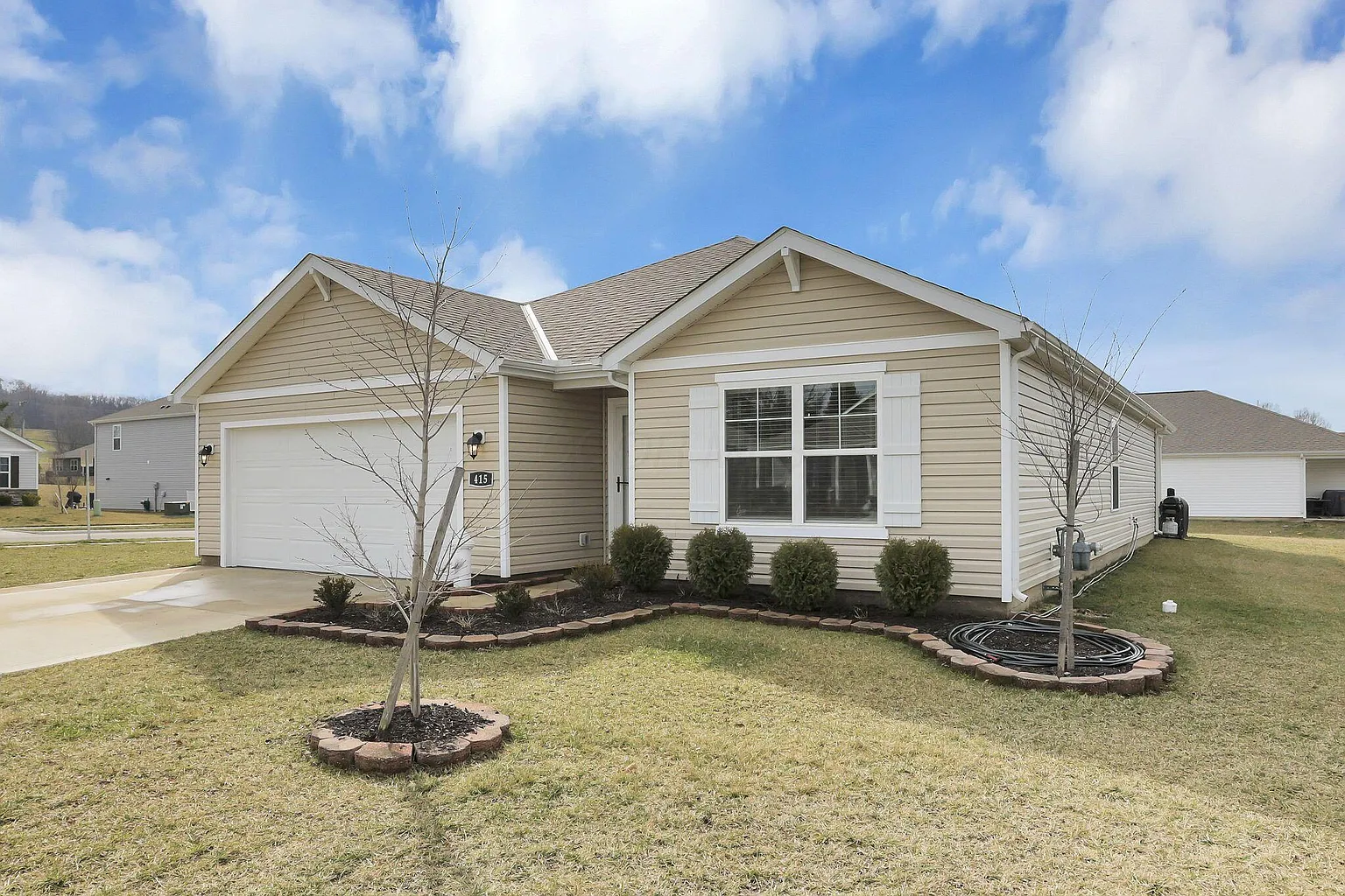 415 Saint James Gate photo 1