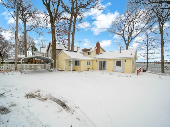 1634 Tennis Ct, Pleasant Lake, MI 49272