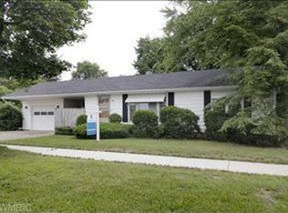 819 Maple St, Three Rivers, MI 49093