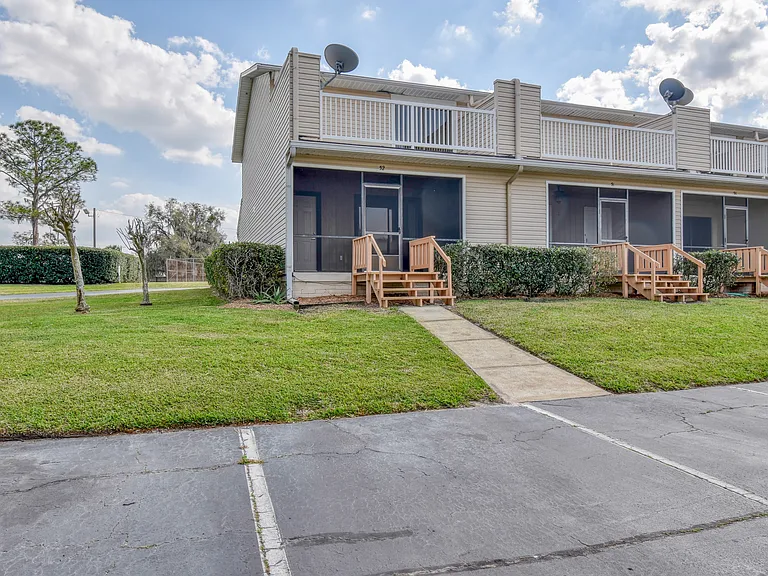 11001 SE Sunset Harbor Rd — Photo 1