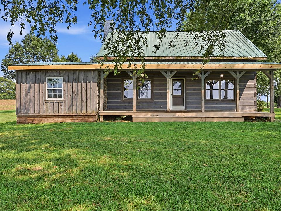 1st image of 2590 Peacock Rd