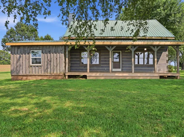 2590 Peacock Rd, Paris, KY 40361