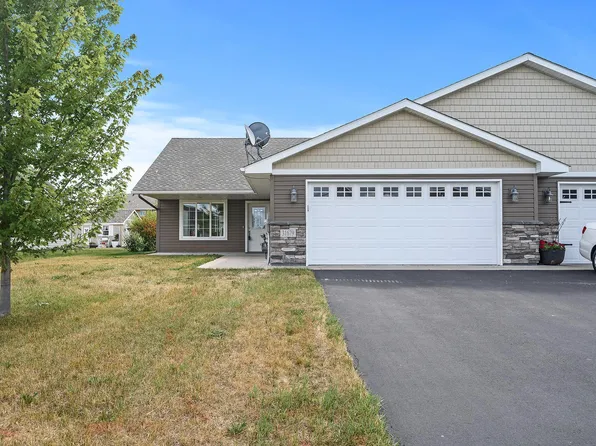 31679 McGuire Trl, Lindstrom, MN 55045