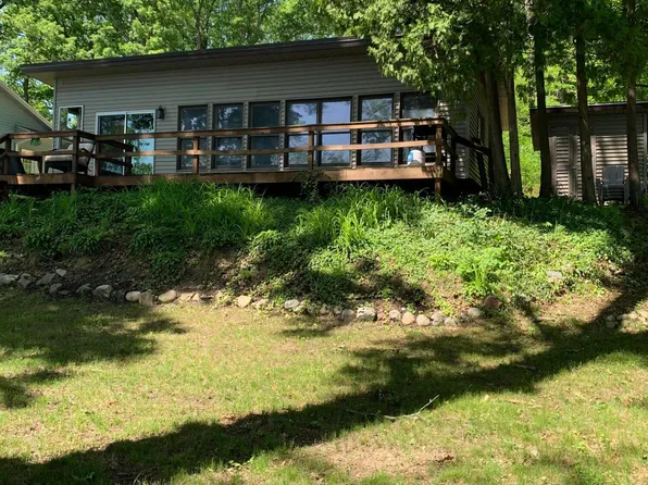 11 Oak Opening, Delton, MI 49046