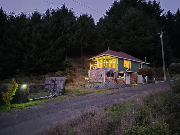19 Haven Ct, Whitethorn, CA 95589