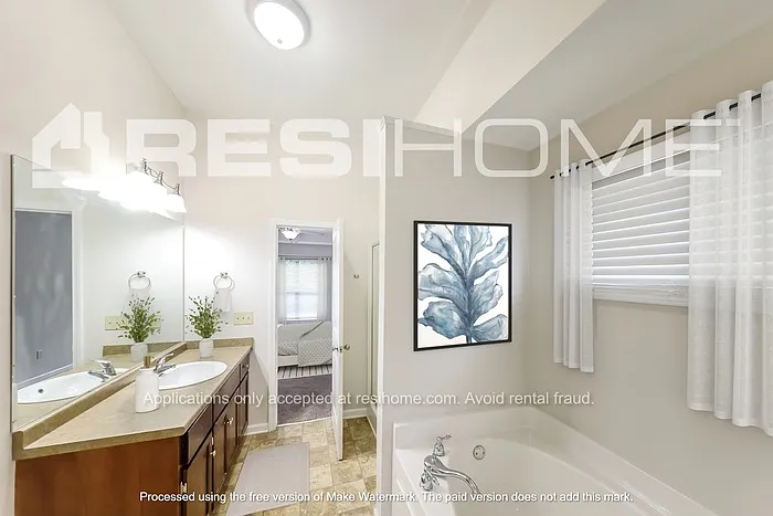 5205 Meadow Lake Cir — Photo 11
