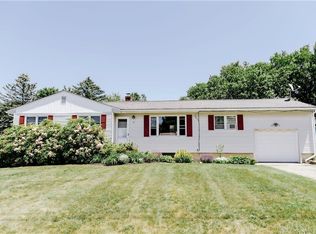 14 Pioneer Ln, Portsmouth, RI 02871