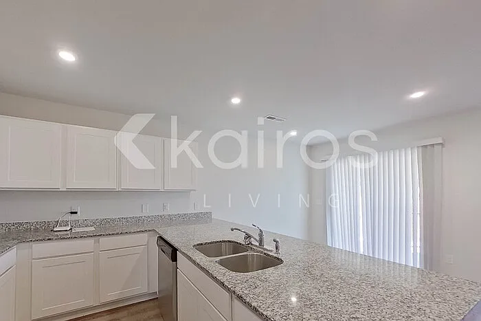 2537 Provence Dr SE — Photo 7