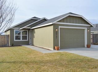 2547 NE 3rd St, Redmond, OR 97756