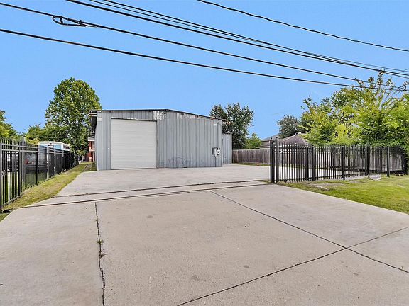 4th image of 207 Aldine Mail Route Rd