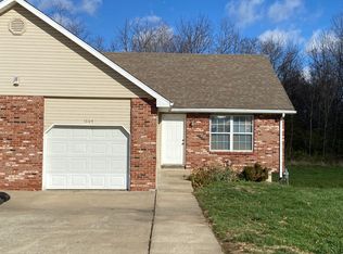 1604 Hickam Dr, Columbia, MO 65202