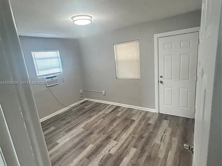 161 NW 15th St #3 — Photo 9