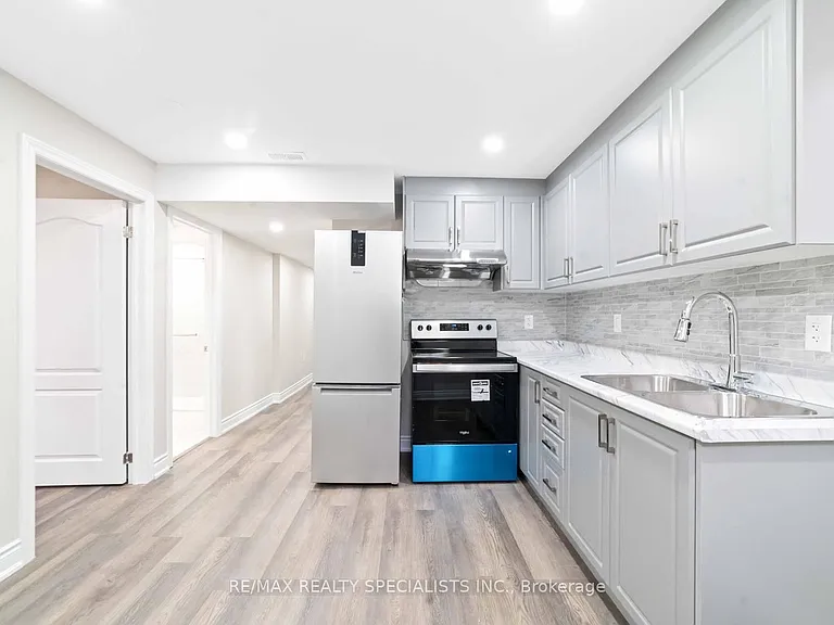 98 Benhurst Cres #BASEMENT — Photo 4