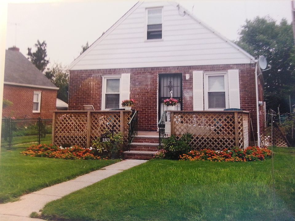 1st image of 183 Circle Dr E
