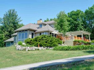 3173 E Overby Rd, Lake Leelanau, MI 49653