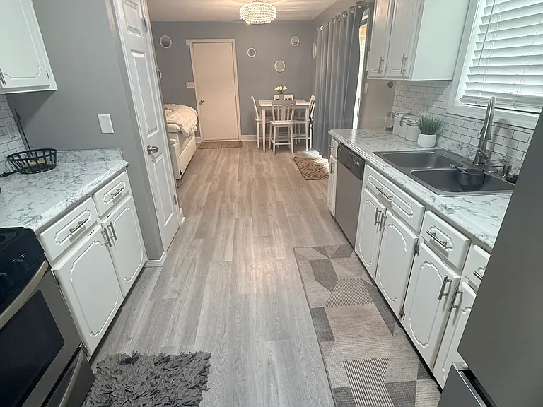 818 Amberway Dr — Photo 6