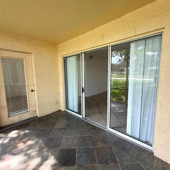 1025 Coral Club Dr — Photo 11