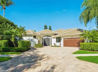 8843 Lakes Blvd, West Palm Beach, FL 33412
