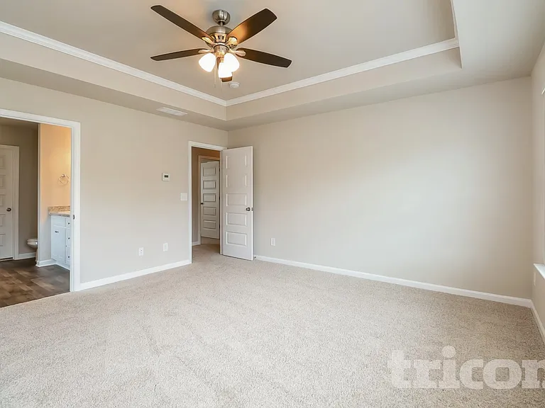 701 Jackson Ct — Photo 6