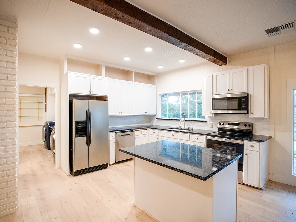 384 Crazy Horse Canyon Rd