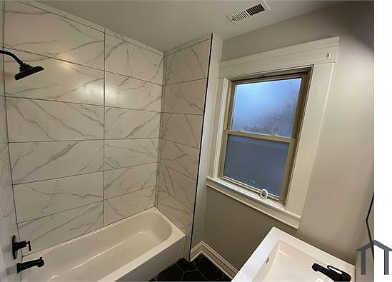 5th image of 7022 S Carpenter St #2