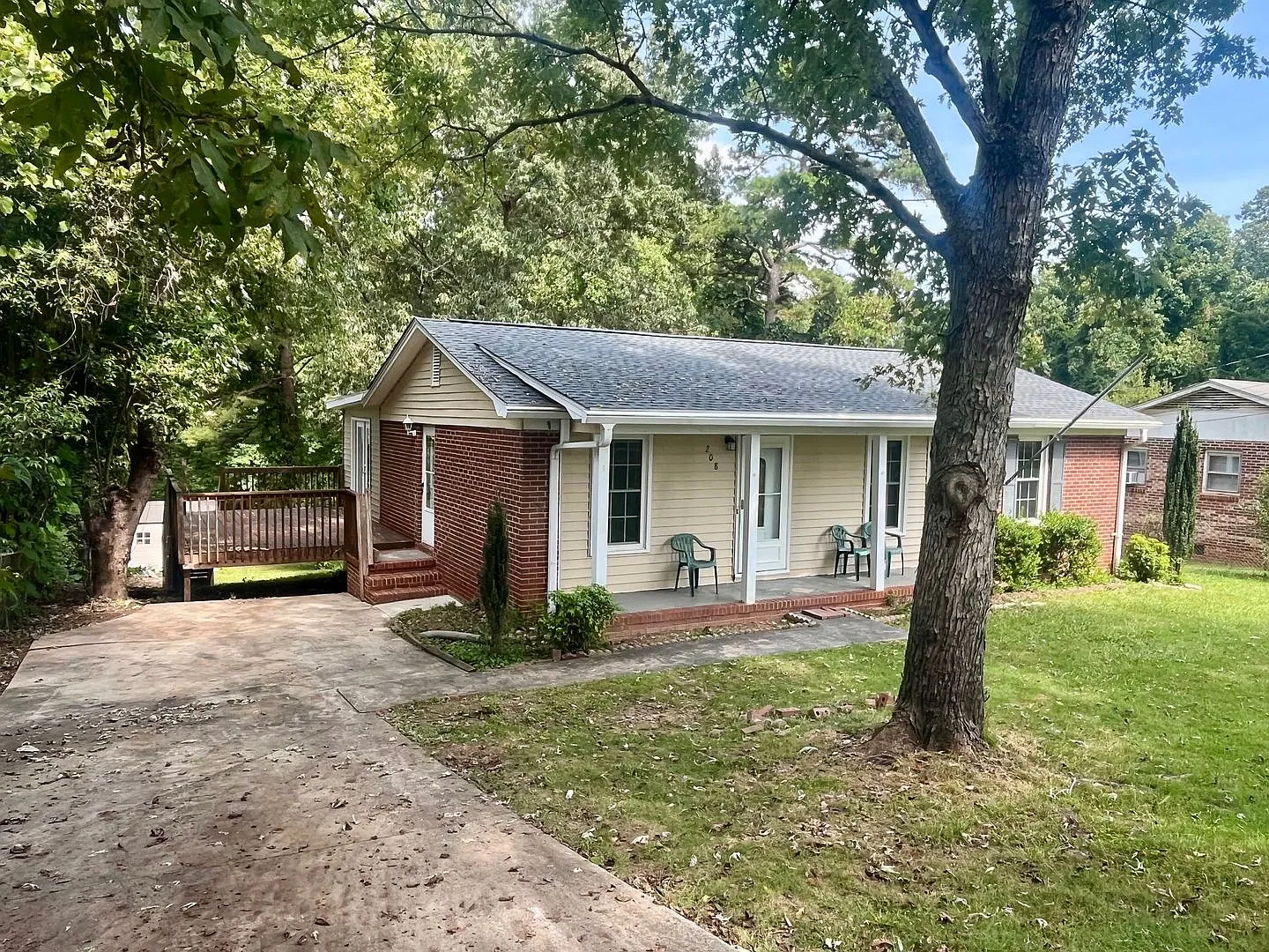 House for Rent In Clemson — Photo 1