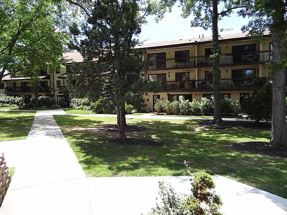 3rd image of 11 Kathy Pl APT 1B