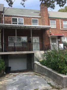5124 72nd St, Flushing, NY, 11377