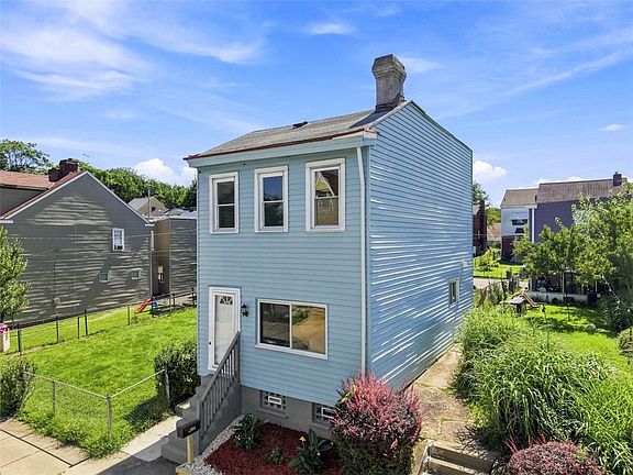 3rd image of 5306 Camelia St