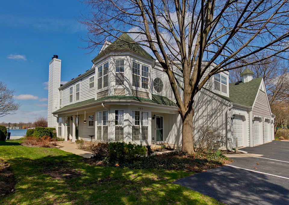 1st image of 585 Marina Ct #585