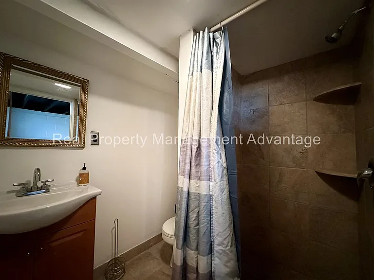 1304 S Wilson Ave — Photo 21
