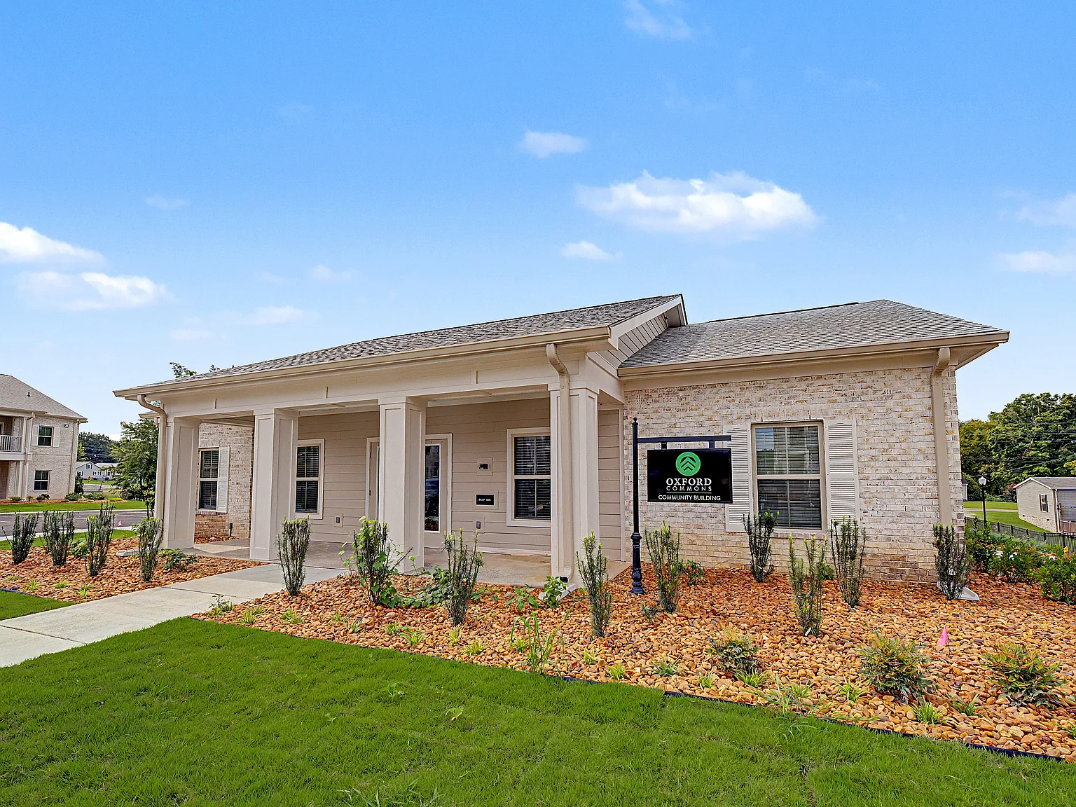 Oxford Commons Apartments — Photo 1