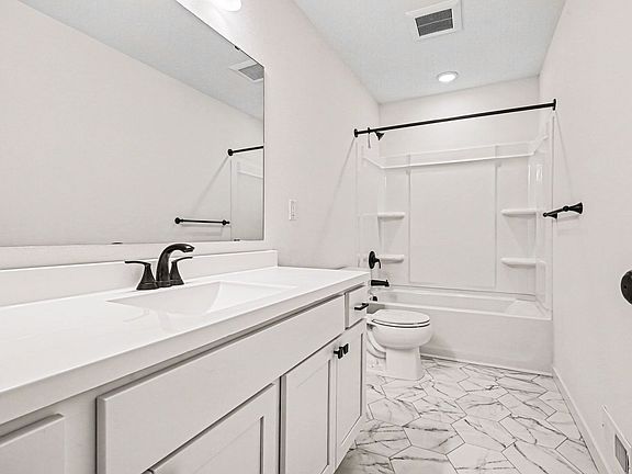 4th image of 1637 Roosevelt Ct