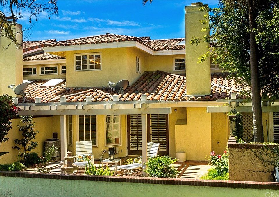 1st image of 24 Sausalito Cir W