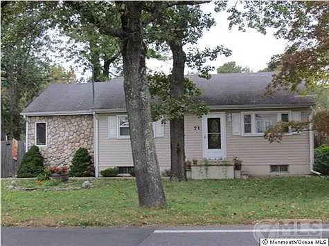 71 Commonwealth Blvd photo 1