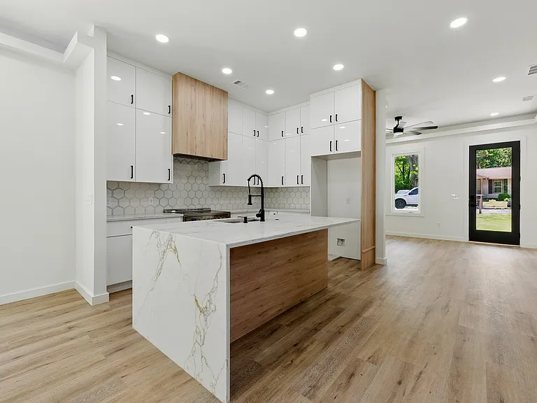 3299 Sims St — Photo 5