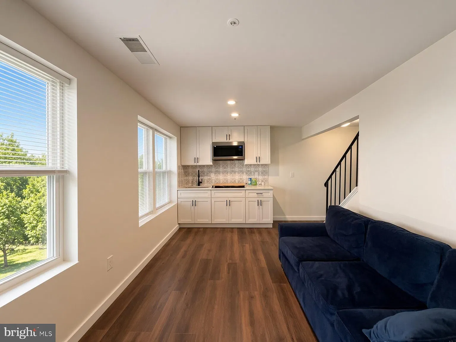 1 bed, 1.0 bath, 1240 sqft, $1,250 — Photo 1