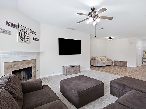 4th image of 1002 Zachary Dr