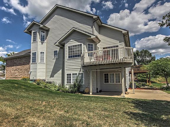 3rd image of 8121 Tuckaway Ct