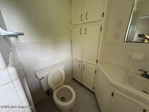 3rd image of 204 Church St