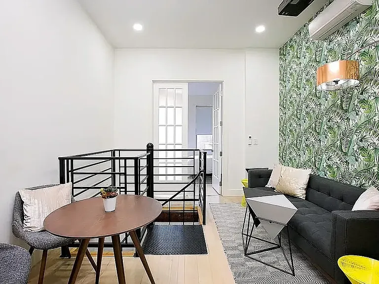 157 Wilson Ave #1R — Photo 1