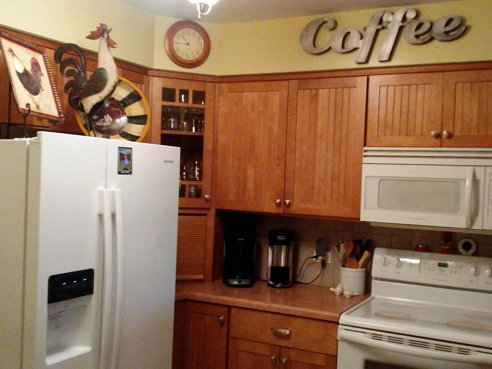 1st image of 1365 N Sterling Ave Unit 116